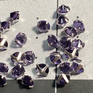 4mm Rhinestone w/setting (30)